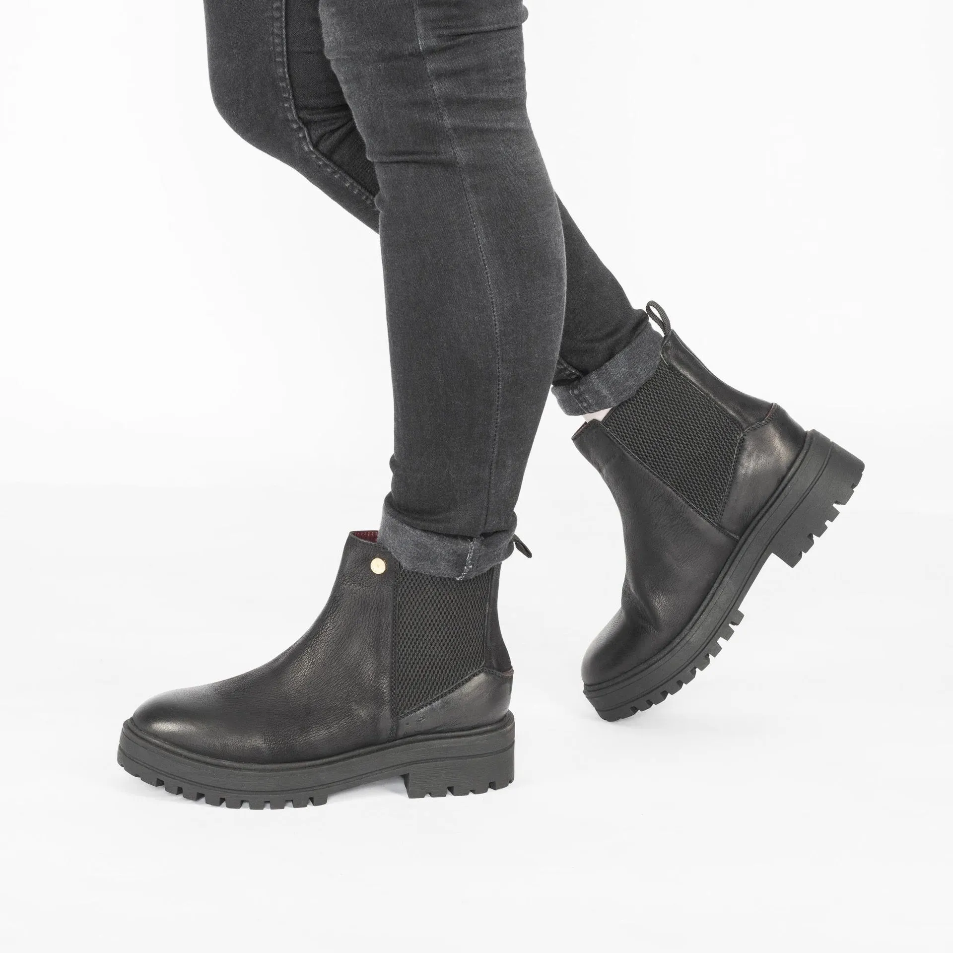 NEIVE BLACK CHELSEA BOOT